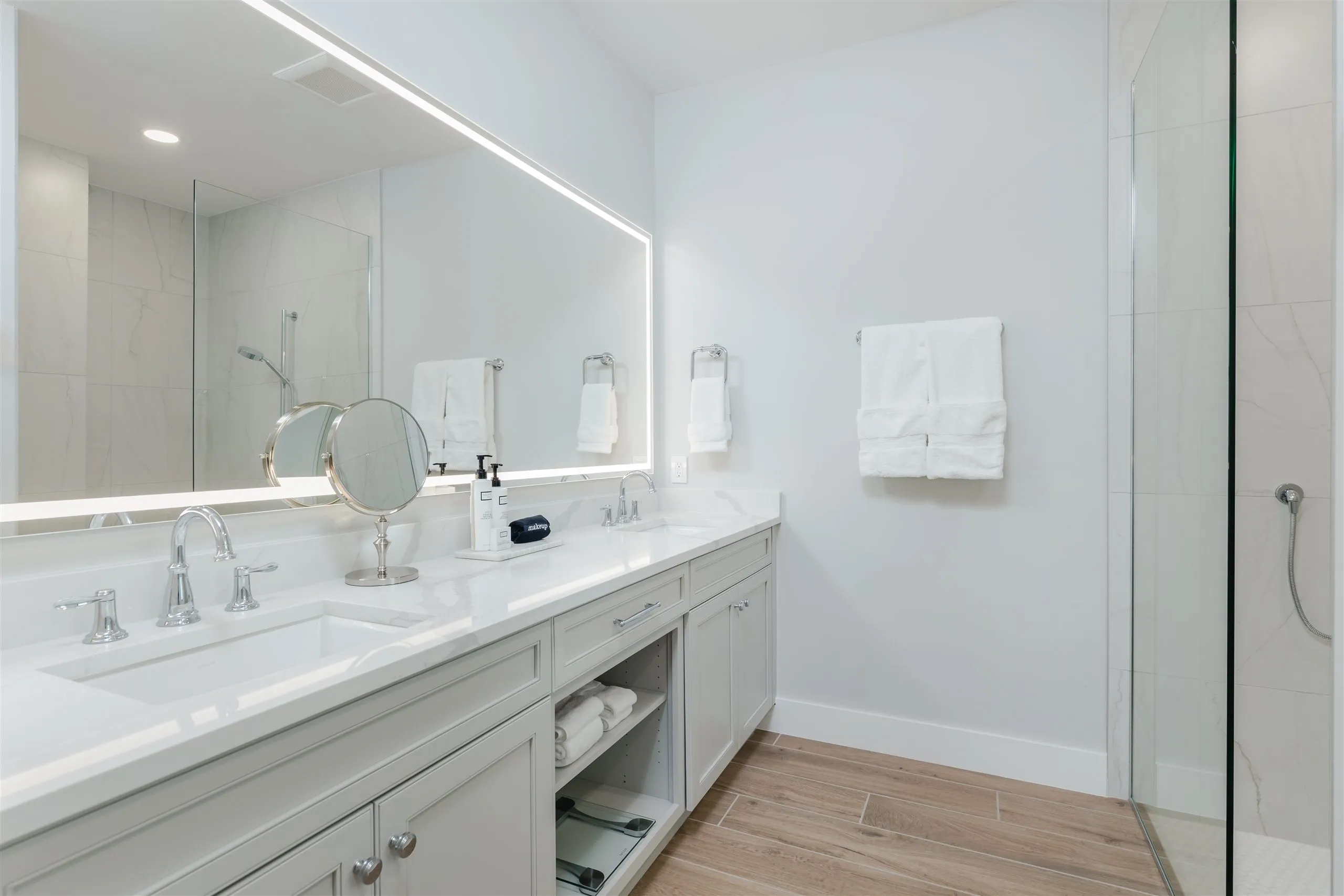 Bedrooms and bathrooms at Villa Sauvage
